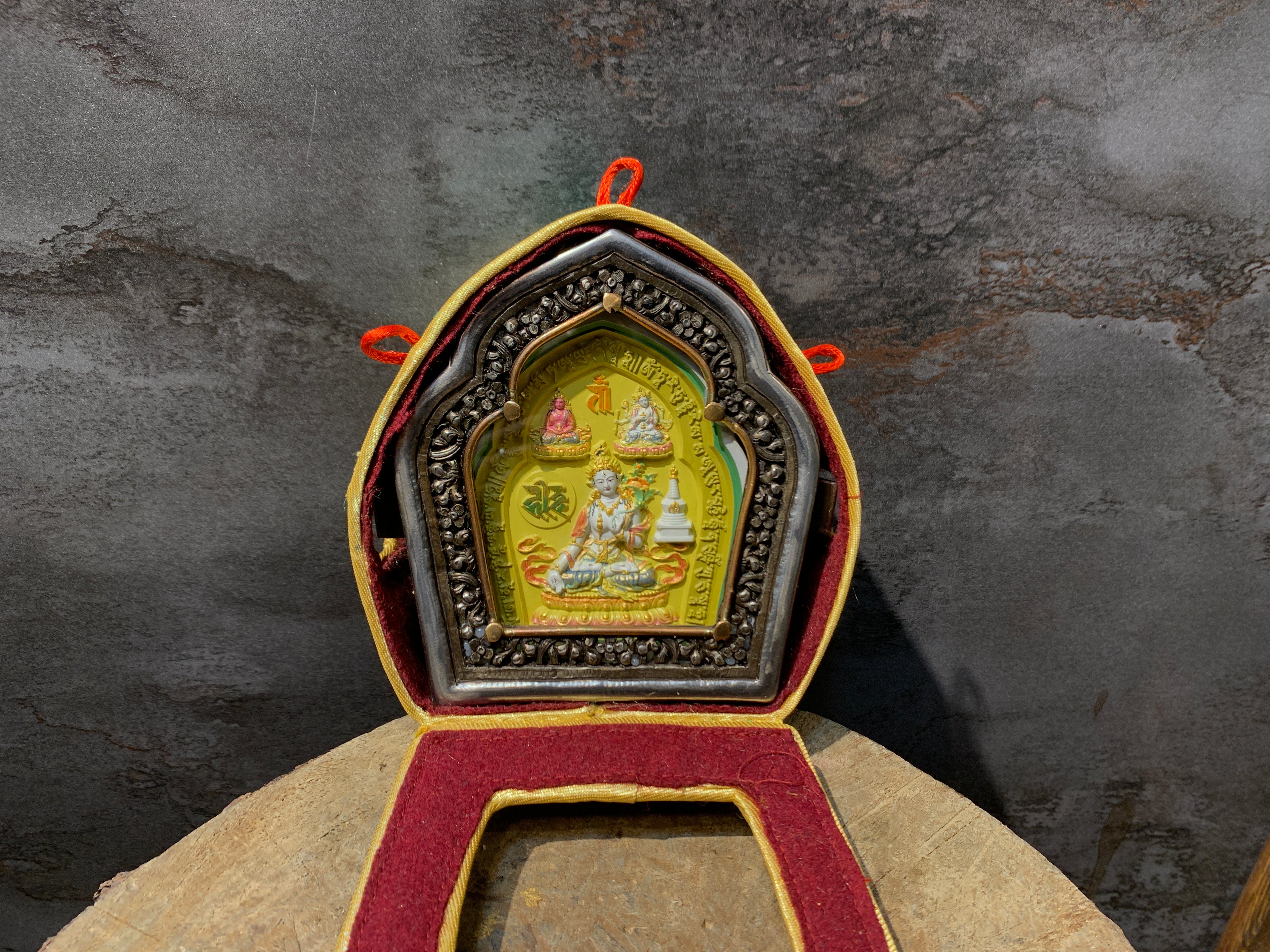 3 Longlife buddha tsatsa with ghau box. White tara, amitayus and namgyalma. Tselha namsum. Iron ghau box.