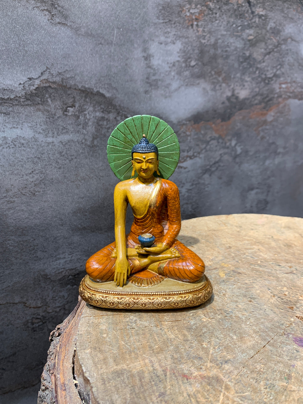 Hand crafted Bodhigaya style buddha shakyamuni statue. replica statue of mahabodhi tample. colorful buddha.
