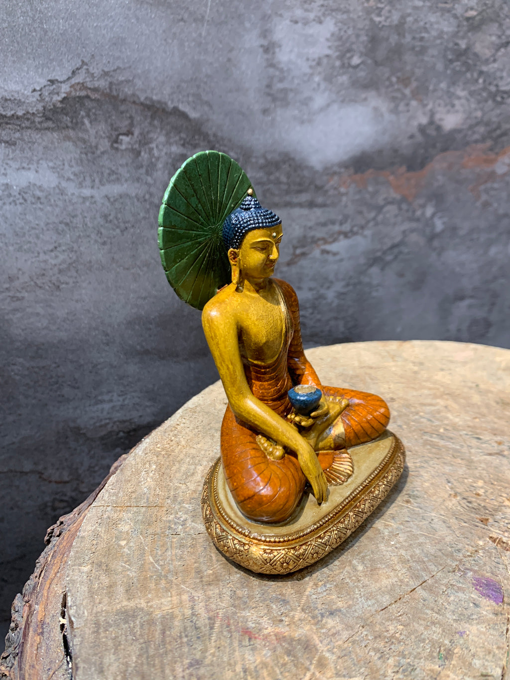 Hand crafted Bodhigaya style buddha shakyamuni statue. replica statue of mahabodhi tample. colorful buddha.