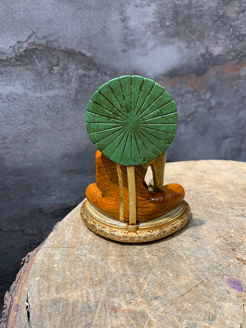 Hand crafted Bodhigaya style buddha shakyamuni statue. replica statue of mahabodhi tample. colorful buddha.