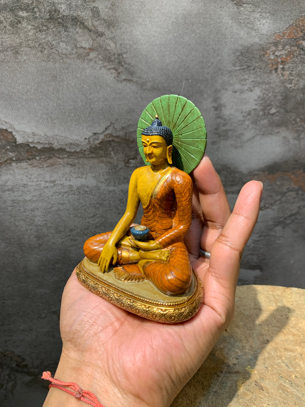 Hand crafted Bodhigaya style buddha shakyamuni statue. replica statue of mahabodhi tample. colorful buddha.