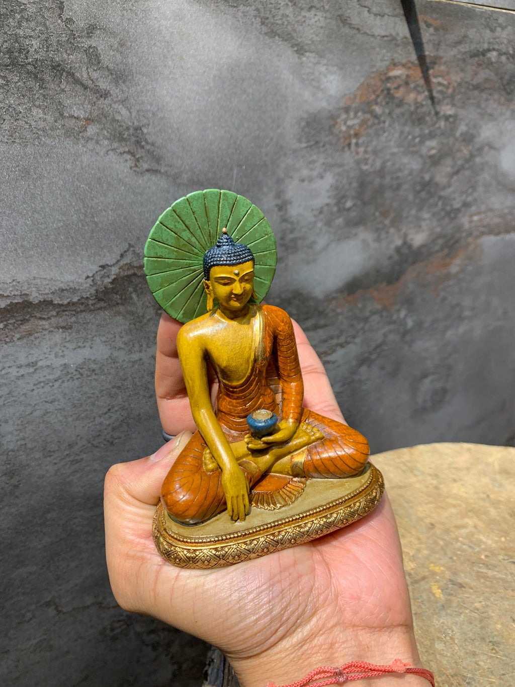 Hand crafted Bodhigaya style buddha shakyamuni statue. replica statue of mahabodhi tample. colorful buddha.