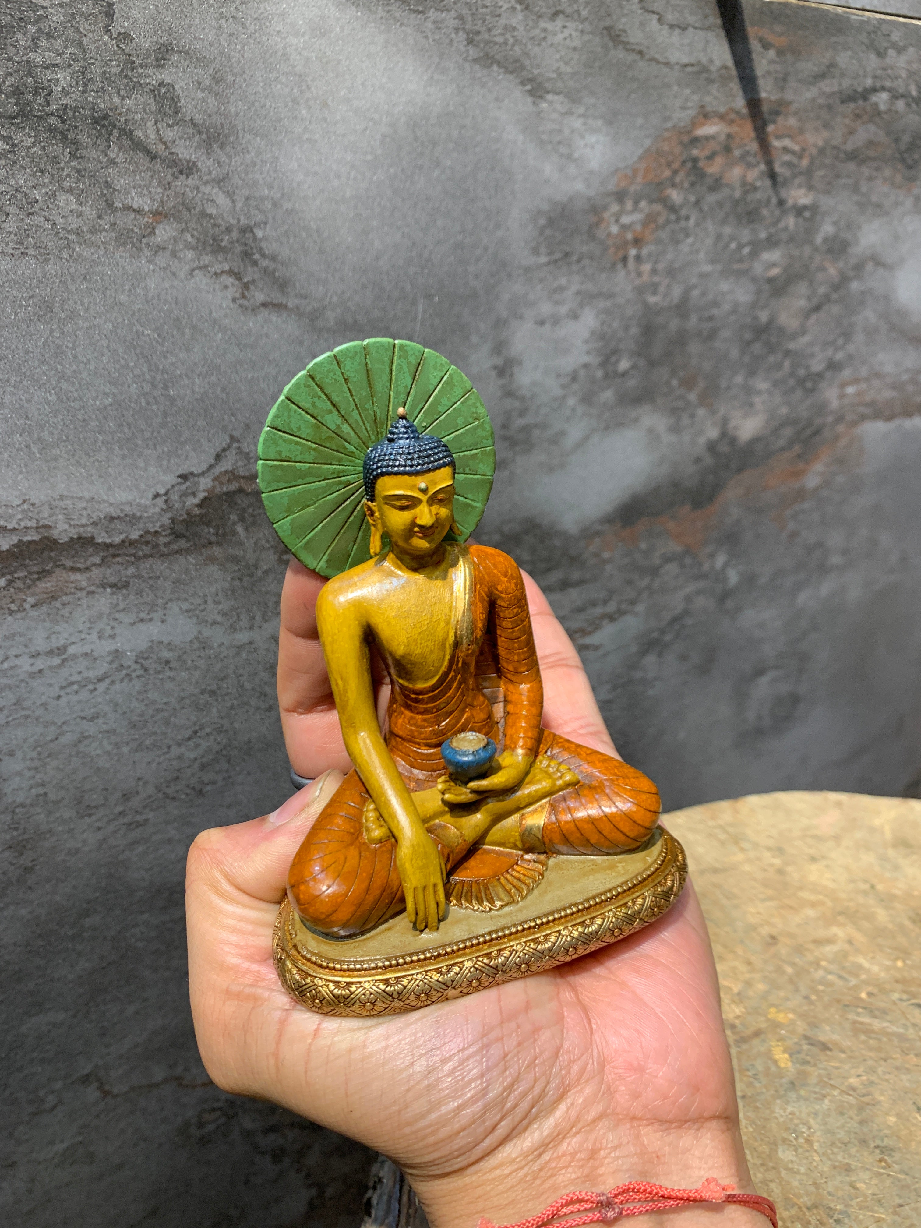 Hand crafted Bodhigaya style buddha shakyamuni statue. replica statue of mahabodhi tample. colorful buddha.