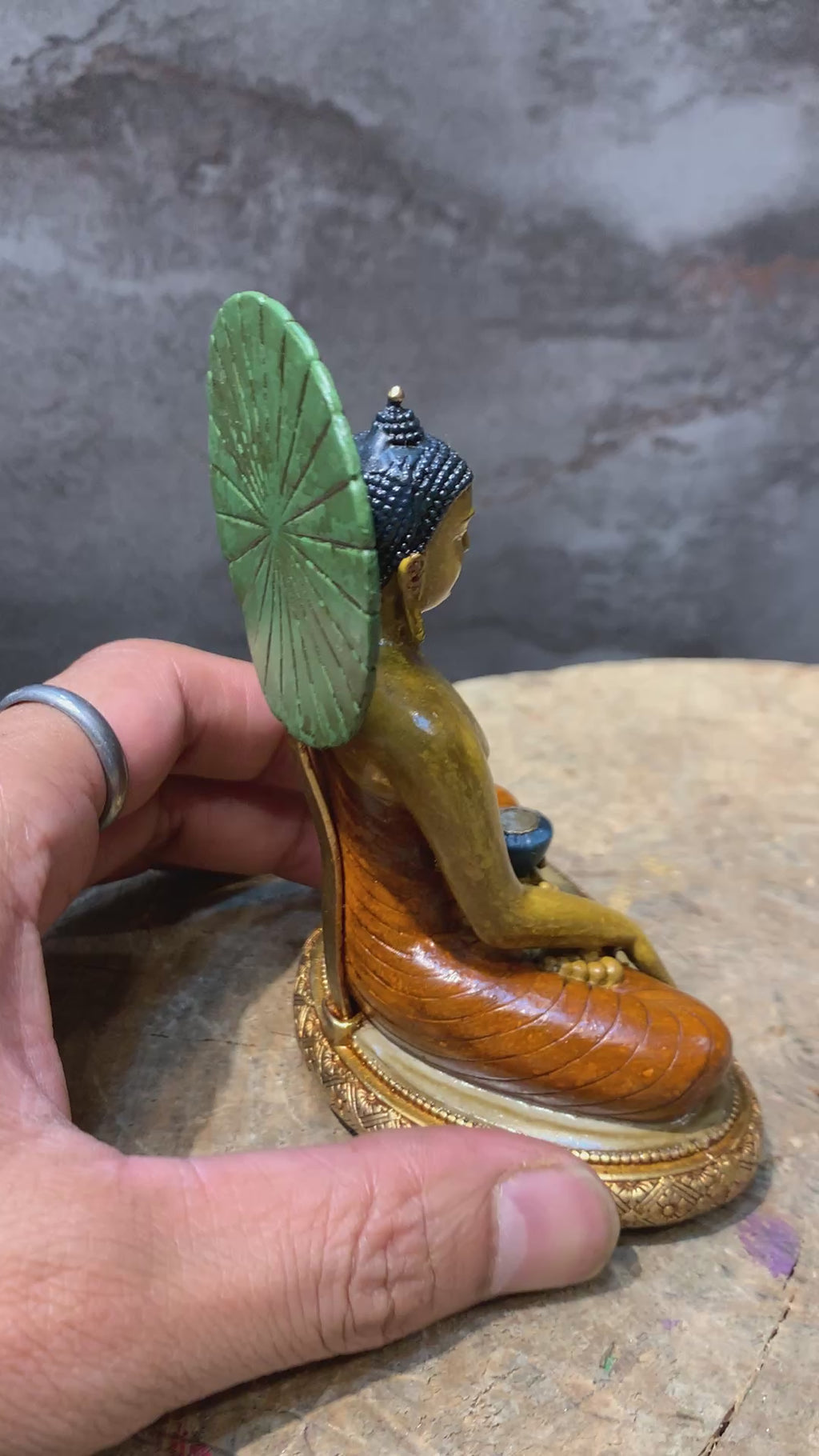 Hand crafted Bodhigaya style buddha shakyamuni statue. replica statue of mahabodhi tample. colorful buddha.